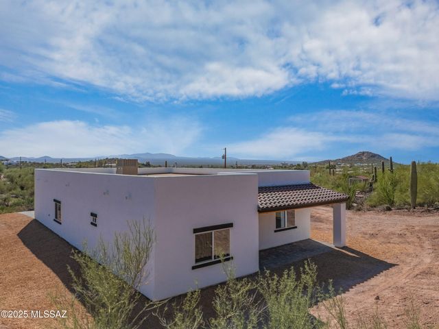 4570 W Milton Road, Tucson, AZ 85746