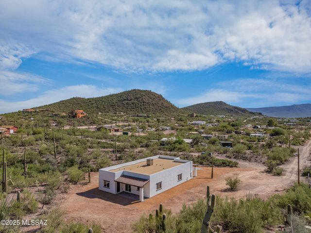 4570 W Milton Road, Tucson, AZ 85746