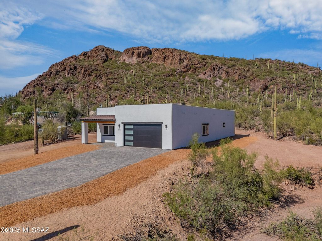 4570 W Milton Road, Tucson, AZ 85746