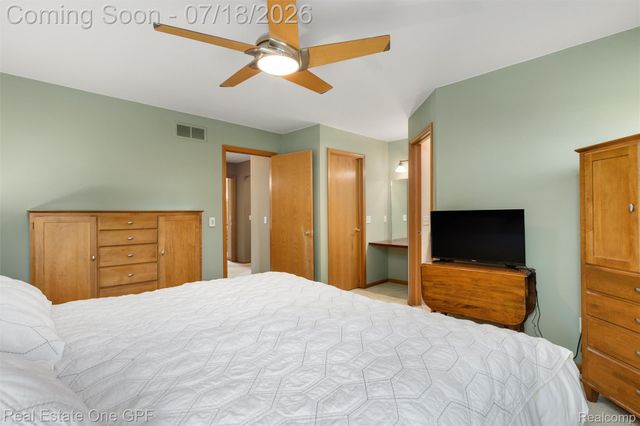 39931 Brylor Court, Clinton Charter Township, MI 48038