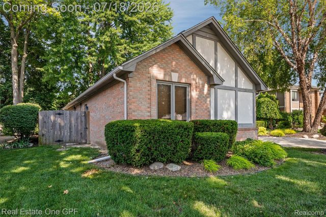39931 Brylor Court, Clinton Charter Township, MI 48038