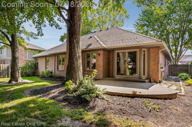 39931 Brylor Court, Clinton Charter Township, MI 48038