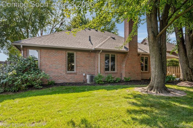 39931 Brylor Court, Clinton Charter Township, MI 48038