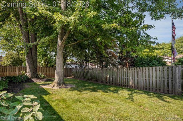 39931 Brylor Court, Clinton Charter Township, MI 48038