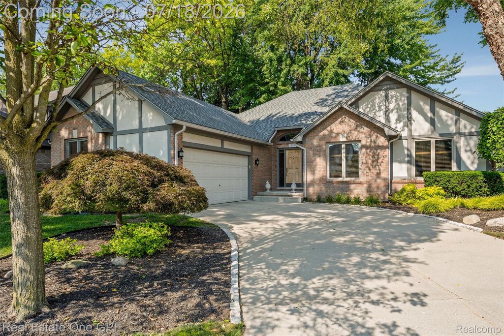 39931 Brylor Court, Clinton Charter Township, MI 48038