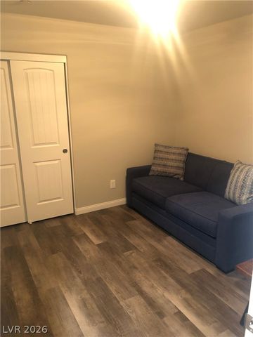 6594 Secret Grove Avenue, Las Vegas, NV 89130