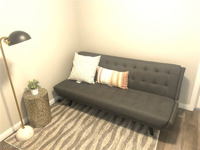 6594 Secret Grove Avenue, Las Vegas, NV 89130