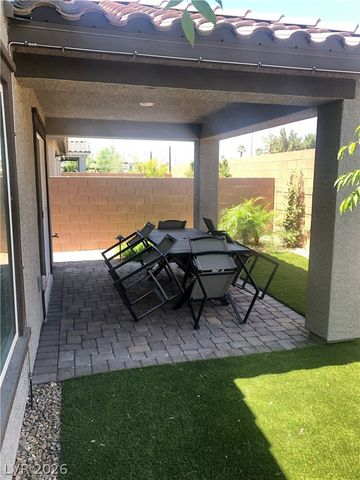 6594 Secret Grove Avenue, Las Vegas, NV 89130