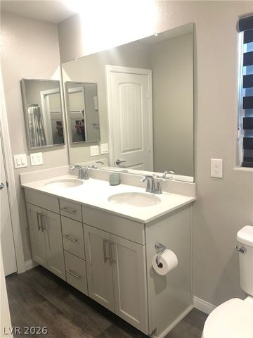6594 Secret Grove Avenue, Las Vegas, NV 89130