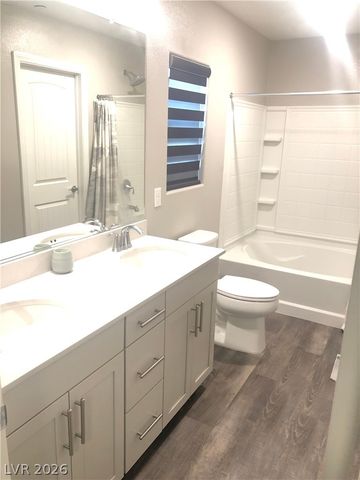 6594 Secret Grove Avenue, Las Vegas, NV 89130