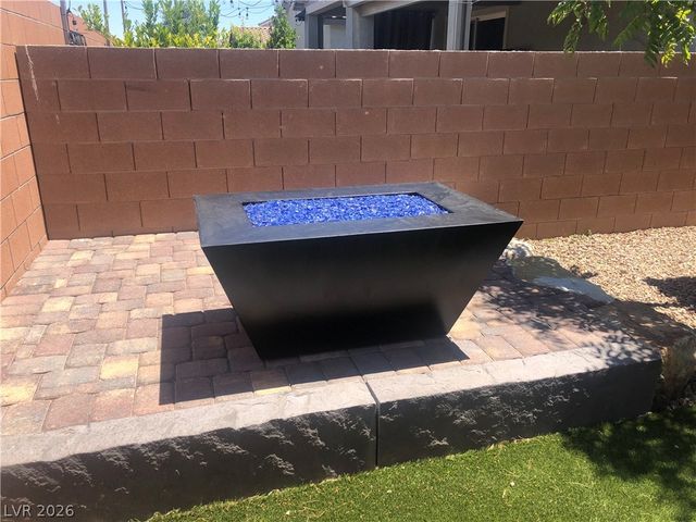 6594 Secret Grove Avenue, Las Vegas, NV 89130