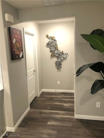6594 Secret Grove Avenue, Las Vegas, NV 89130