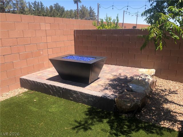 6594 Secret Grove Avenue, Las Vegas, NV 89130