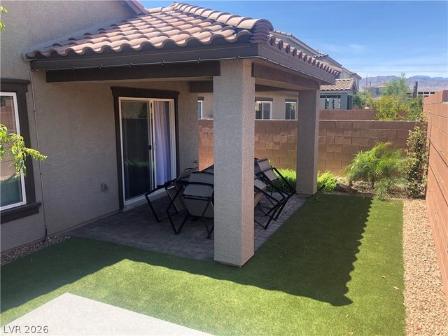 6594 Secret Grove Avenue, Las Vegas, NV 89130