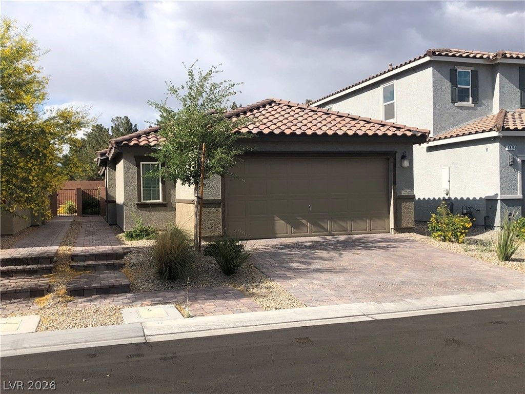 6594 Secret Grove Avenue, Las Vegas, NV 89130
