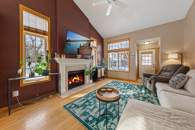 15325 Greenhaven Lane 106, Burnsville, MN 55306