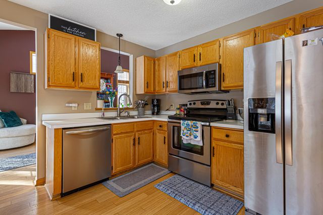 15325 Greenhaven Lane 106, Burnsville, MN 55306