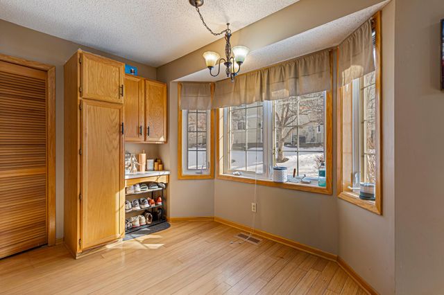 15325 Greenhaven Lane 106, Burnsville, MN 55306