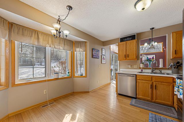 15325 Greenhaven Lane 106, Burnsville, MN 55306