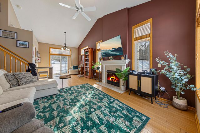 15325 Greenhaven Lane 106, Burnsville, MN 55306