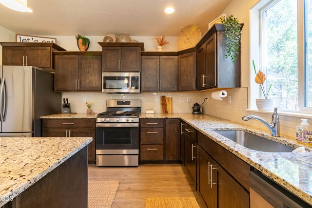 16619 Landing Court, La Pine, OR 97739