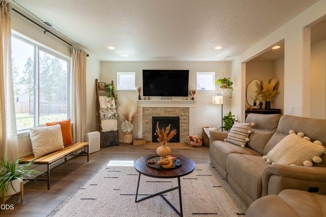 16619 Landing Court, La Pine, OR 97739