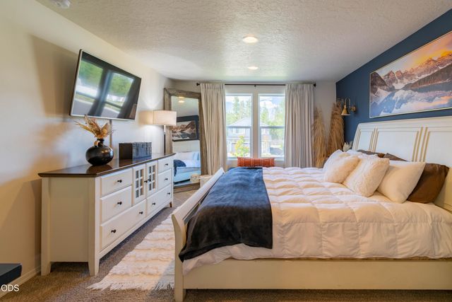 16619 Landing Court, La Pine, OR 97739