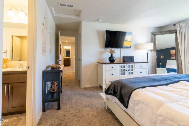 16619 Landing Court, La Pine, OR 97739
