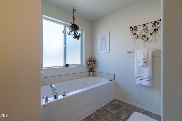 16619 Landing Court, La Pine, OR 97739