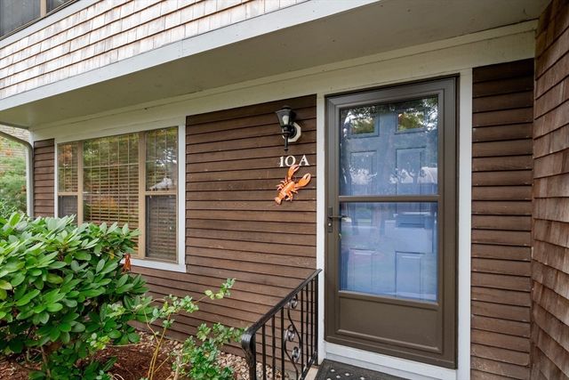 195 Falmouth Road 10, Mashpee, MA 02649