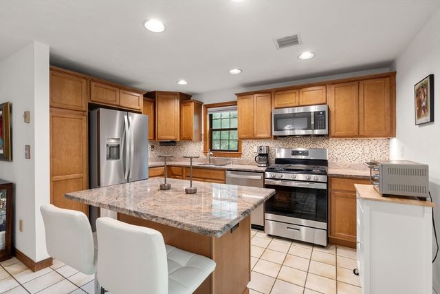 195 Falmouth Road 10, Mashpee, MA 02649