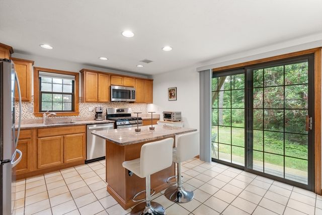 195 Falmouth Road 10, Mashpee, MA 02649