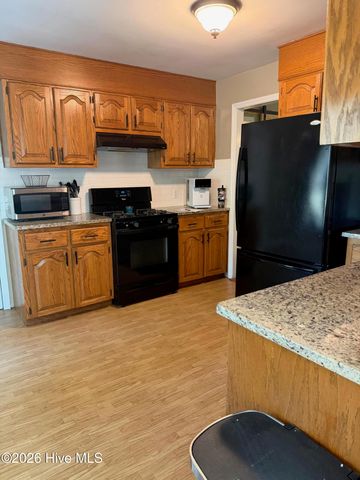 380 W Denny Avenue, Pinebluff, NC 28373