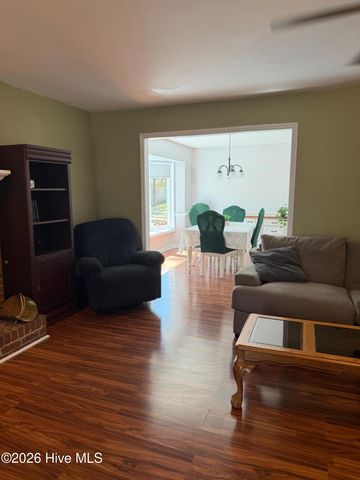 380 W Denny Avenue, Pinebluff, NC 28373