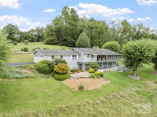 220 Grand View Lane, Burnsville, NC 28714