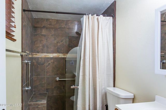 6730 E Hawk Drive, Tucson, AZ 85730