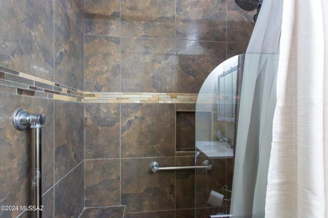 6730 E Hawk Drive, Tucson, AZ 85730