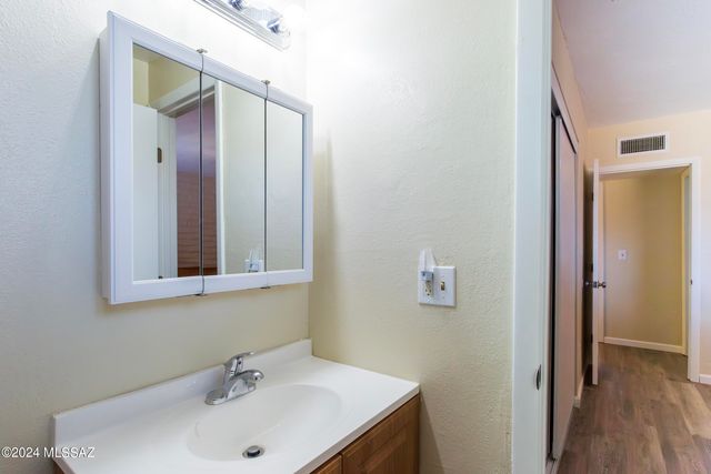 6730 E Hawk Drive, Tucson, AZ 85730