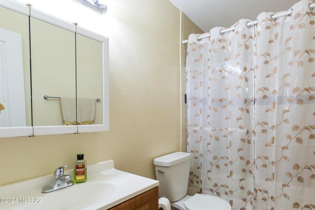 6730 E Hawk Drive, Tucson, AZ 85730