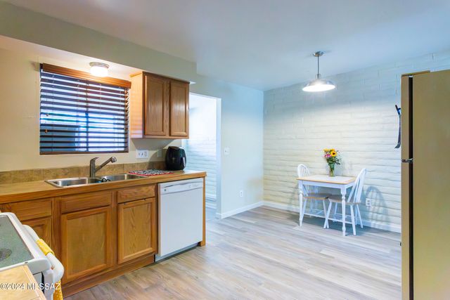 6730 E Hawk Drive, Tucson, AZ 85730