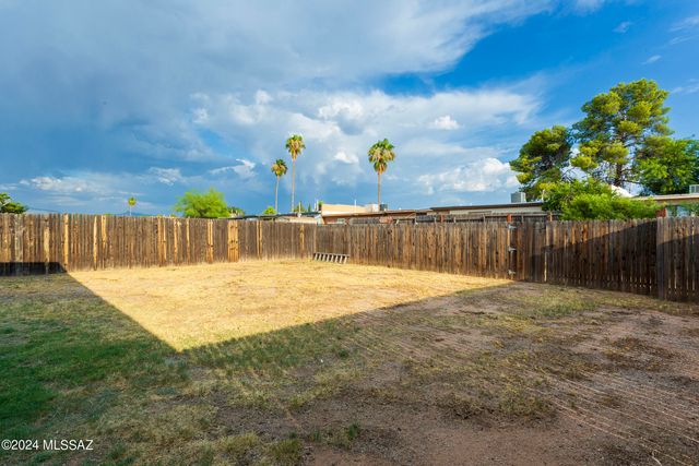 6730 E Hawk Drive, Tucson, AZ 85730