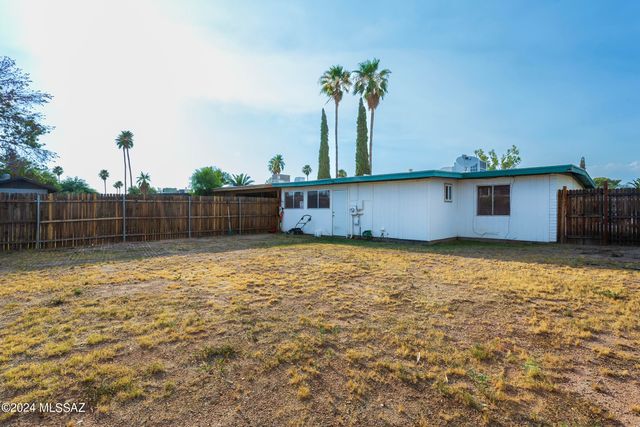 6730 E Hawk Drive, Tucson, AZ 85730
