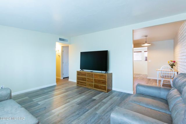6730 E Hawk Drive, Tucson, AZ 85730