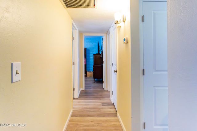 6730 E Hawk Drive, Tucson, AZ 85730