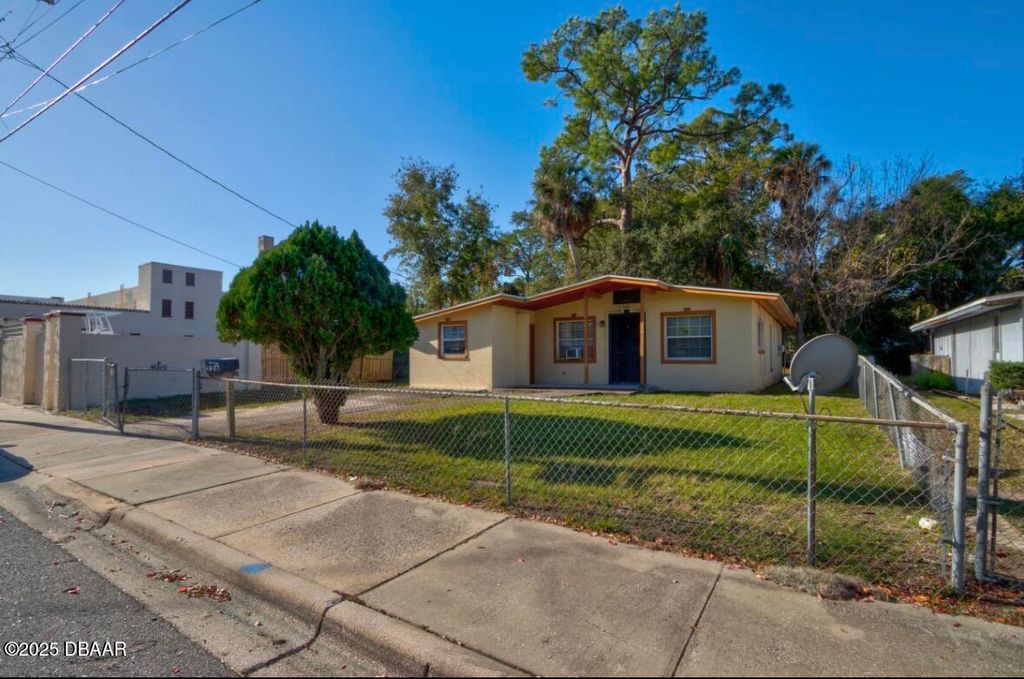 226 Lockhart Street, Daytona Beach, FL 32114