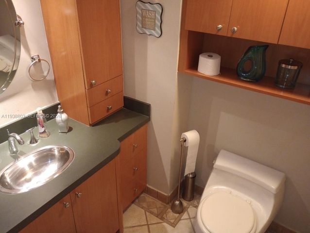 6830 Indian Creek Dr 5B, Miami Beach, FL 33141