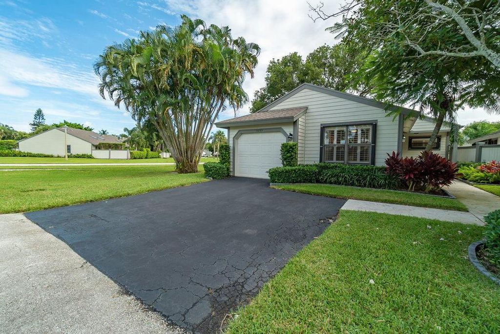 13335 Bedford Mews Court, Wellington, FL 33414