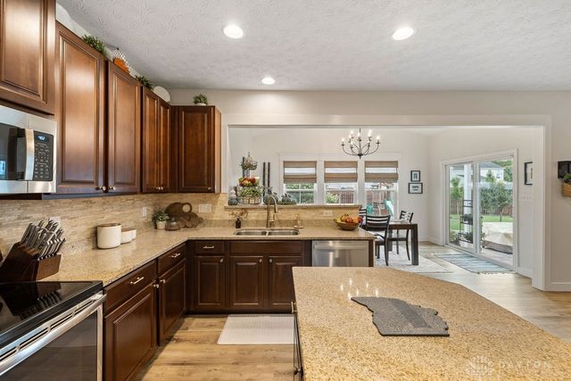 1475 Artesian Lane, Fairborn, OH 45324