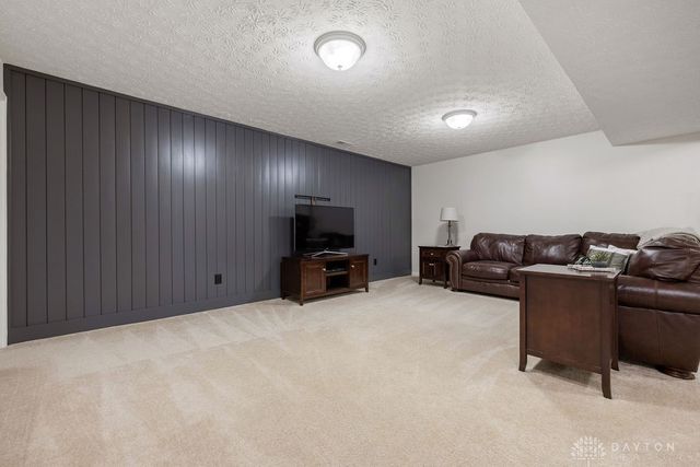 1475 Artesian Lane, Fairborn, OH 45324