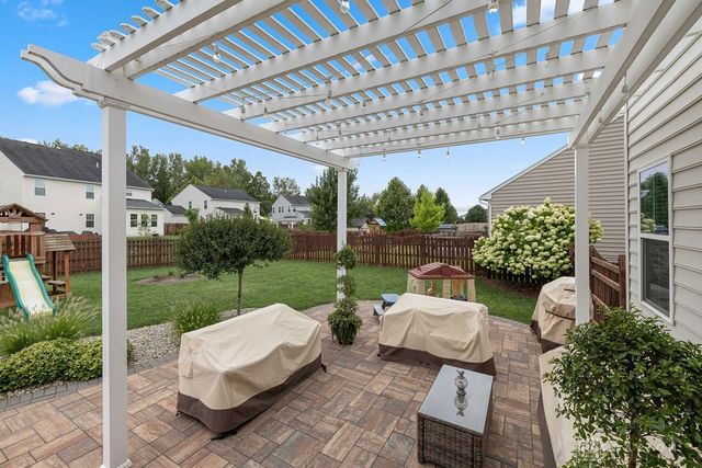 1475 Artesian Lane, Fairborn, OH 45324